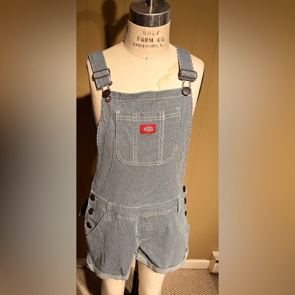 Dickie’s Shortall in railroad strip - juniors L